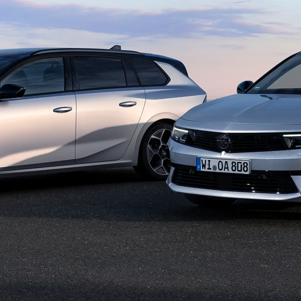 Opel Astra Sports Tourer Hybrid & Opel Astra Hybrid