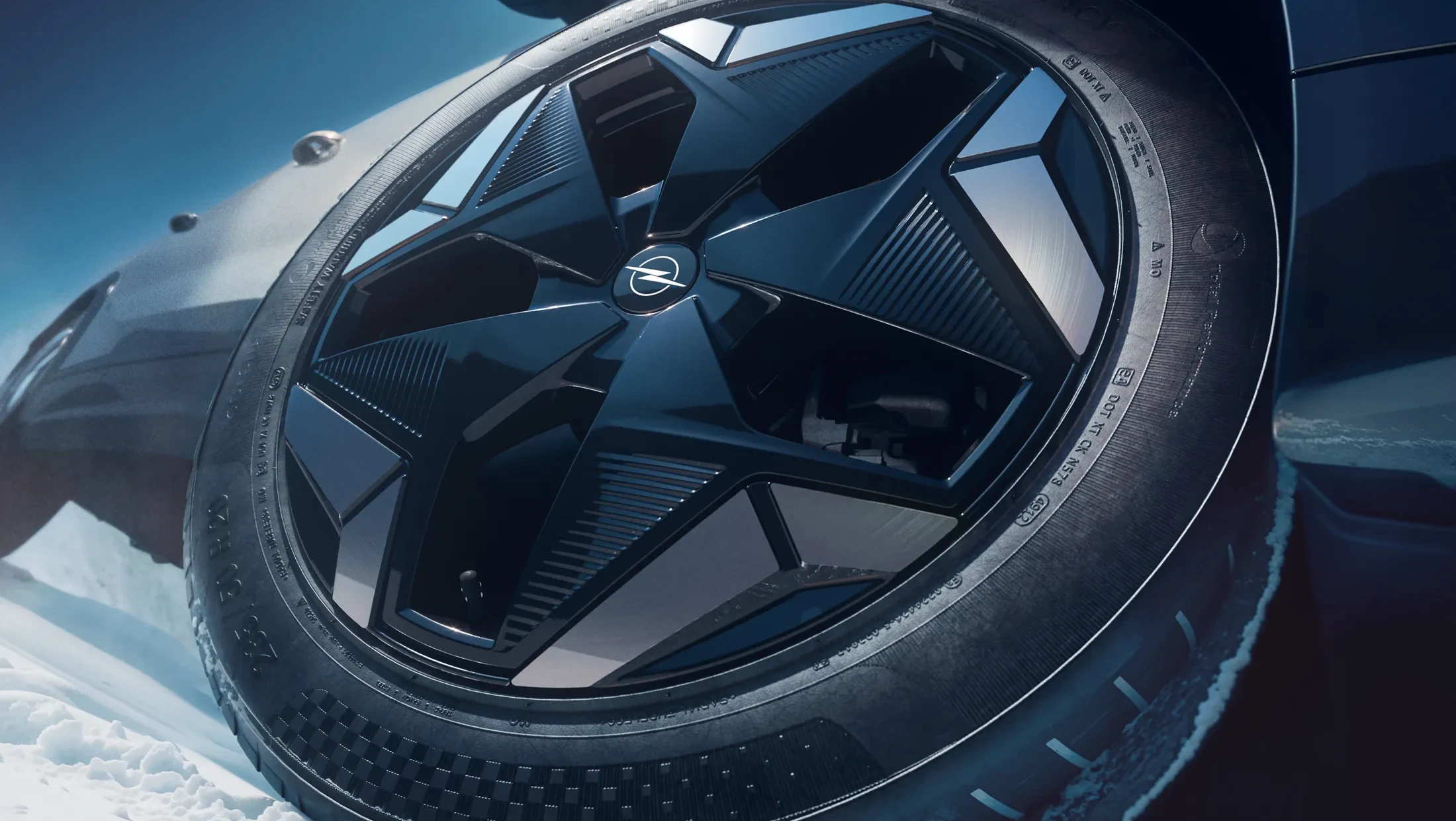 Nieuwe Opel Grandland Electric AWD wiel