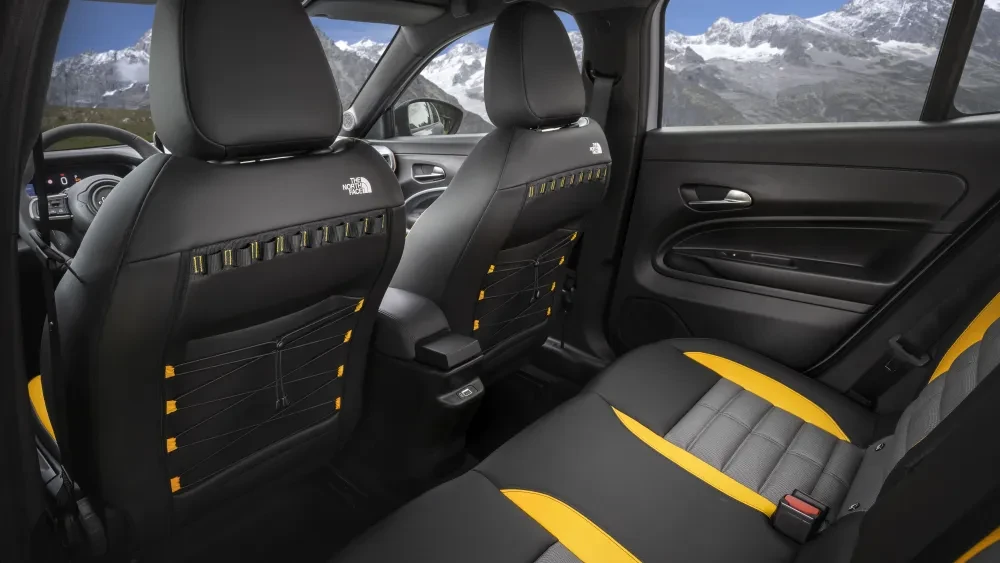 Jeep Avenger 4xe The North Face Edition interieur
